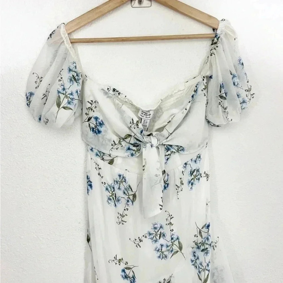 NWT Happy Girls Are The Prettiest Floral Off The Shoulder Ruffle Maxi, Size 2 - Picture 3 of 13